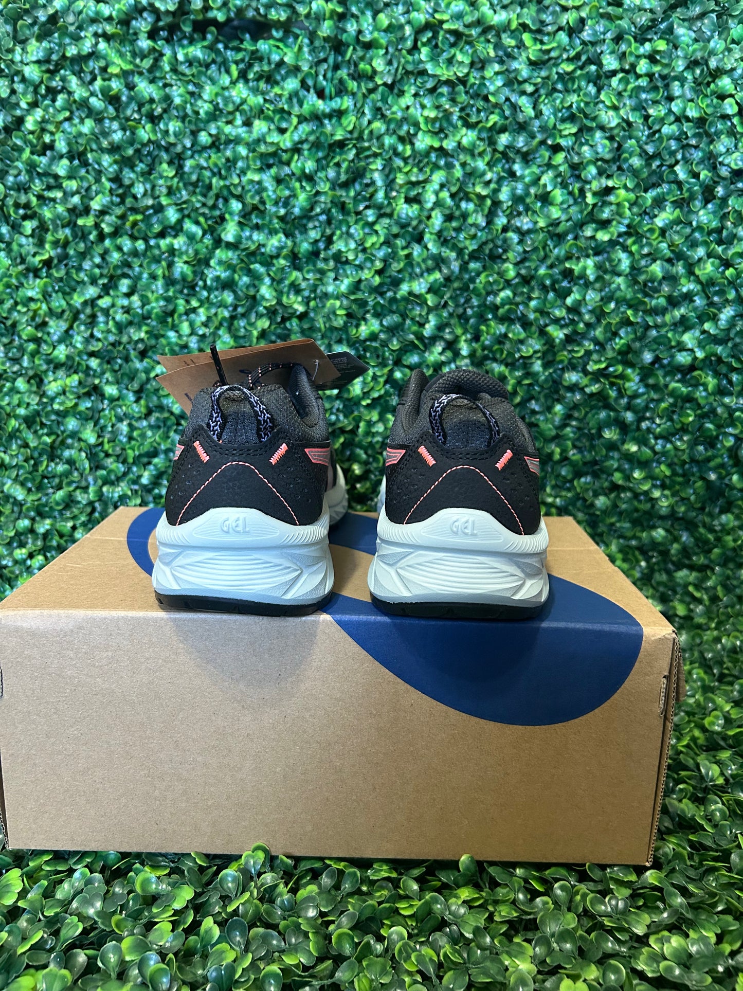 Asics size 7.5w