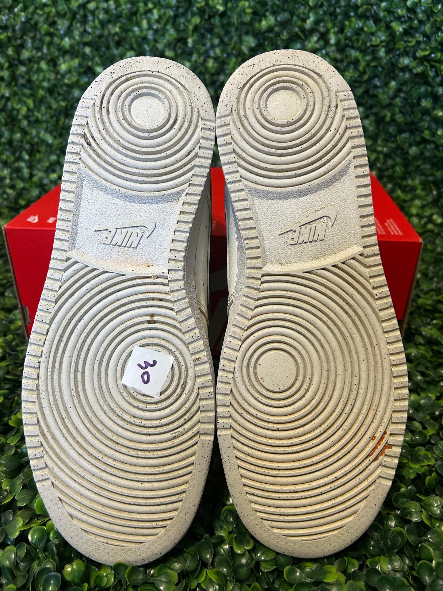 Nike court vision size 9w