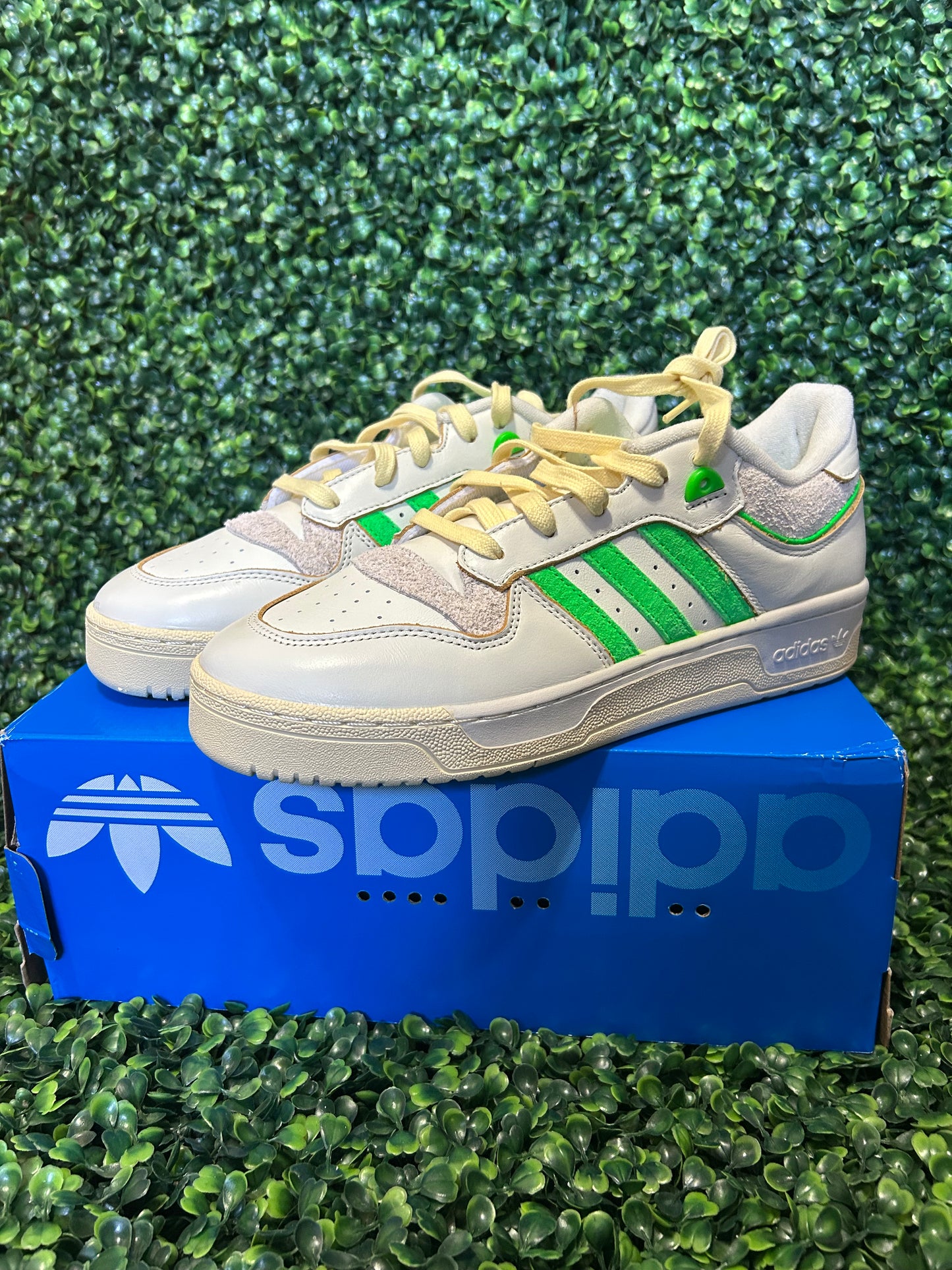 Adidas rivalry 86 size 9.5