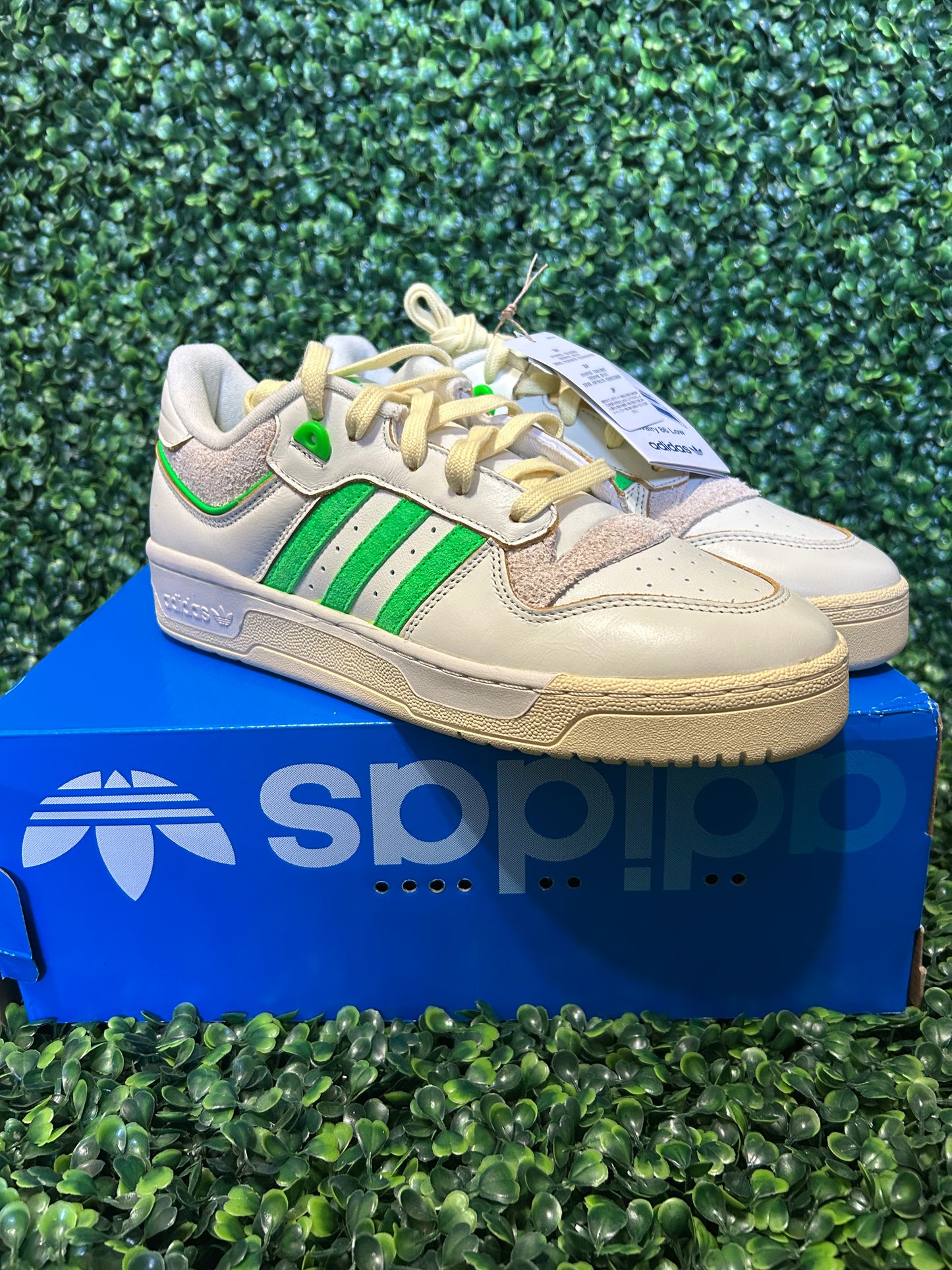 Adidas rivalry 86 size 9.5