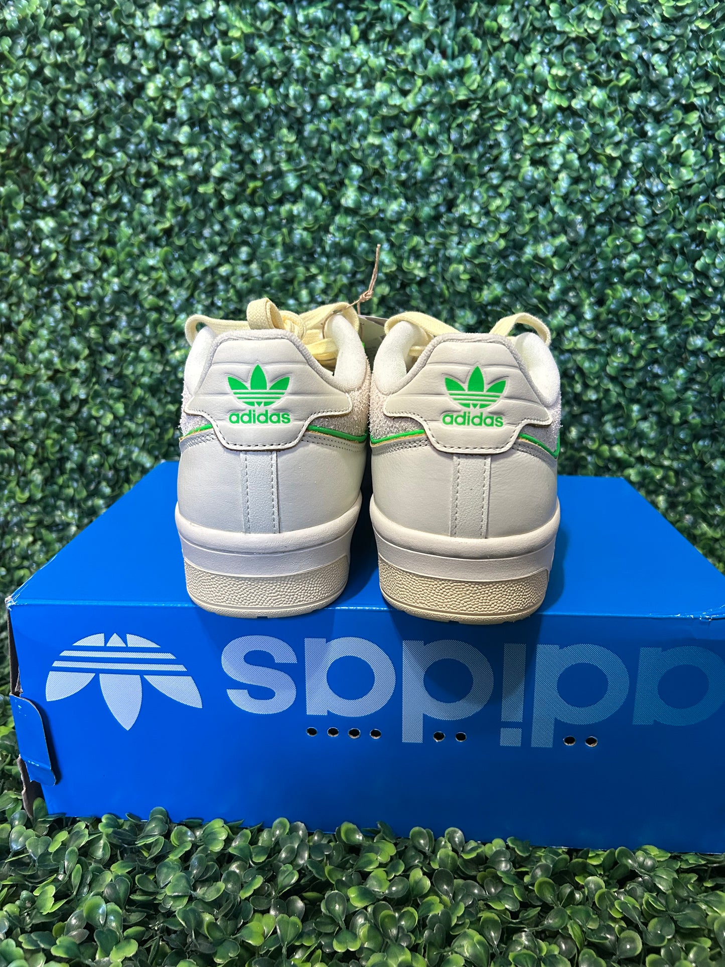 Adidas rivalry 86 size 9.5