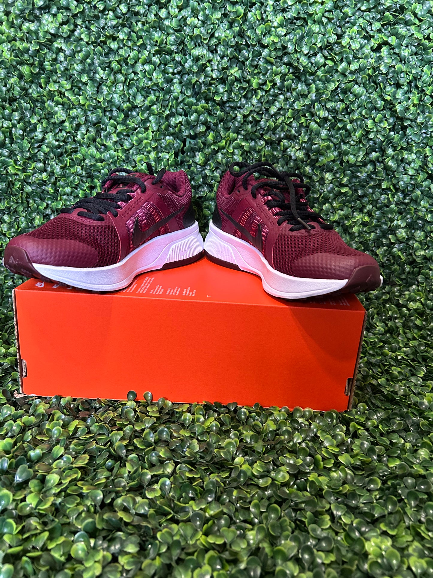 Nike run swift size 6.5
