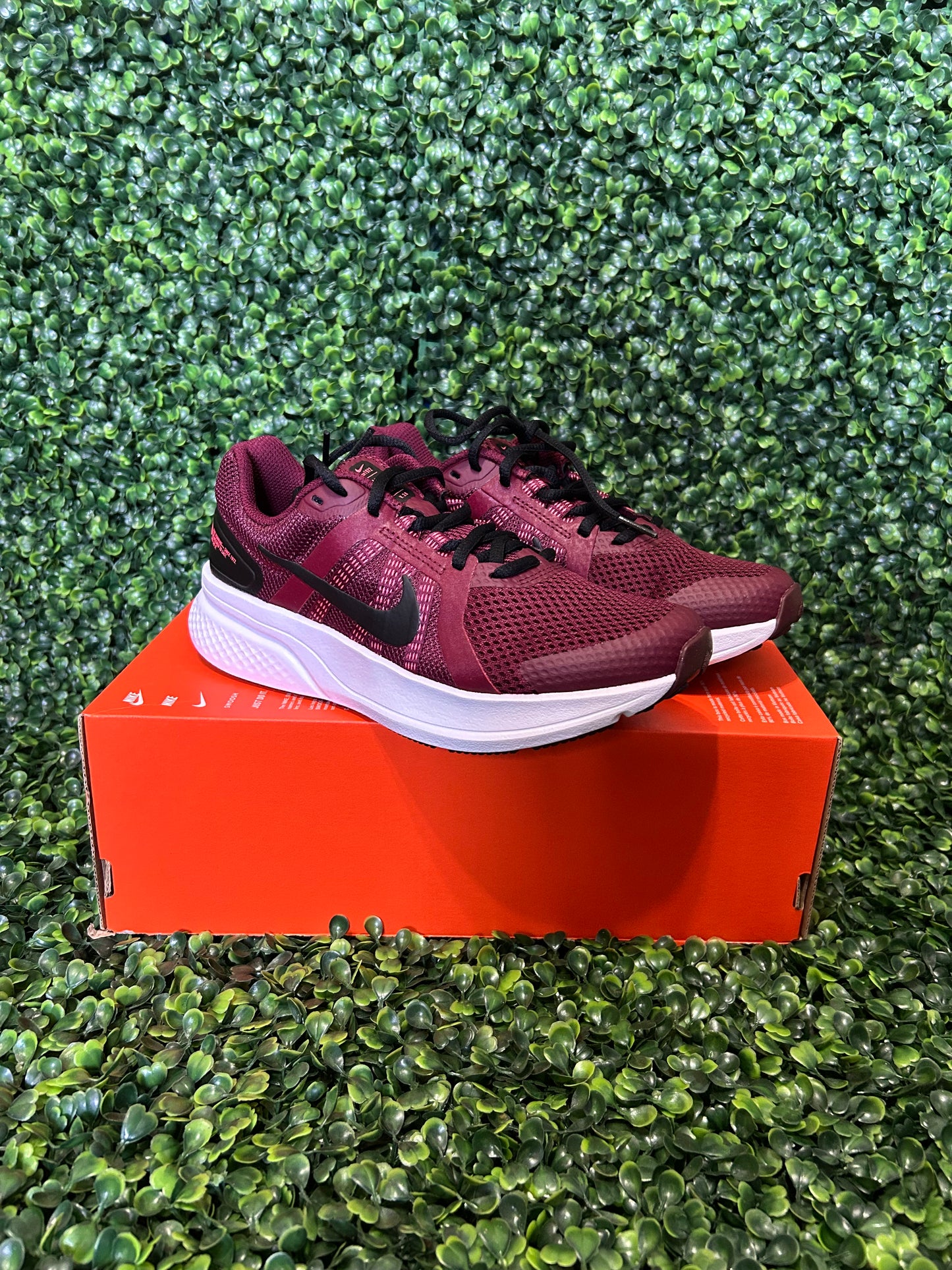 Nike run swift size 6.5