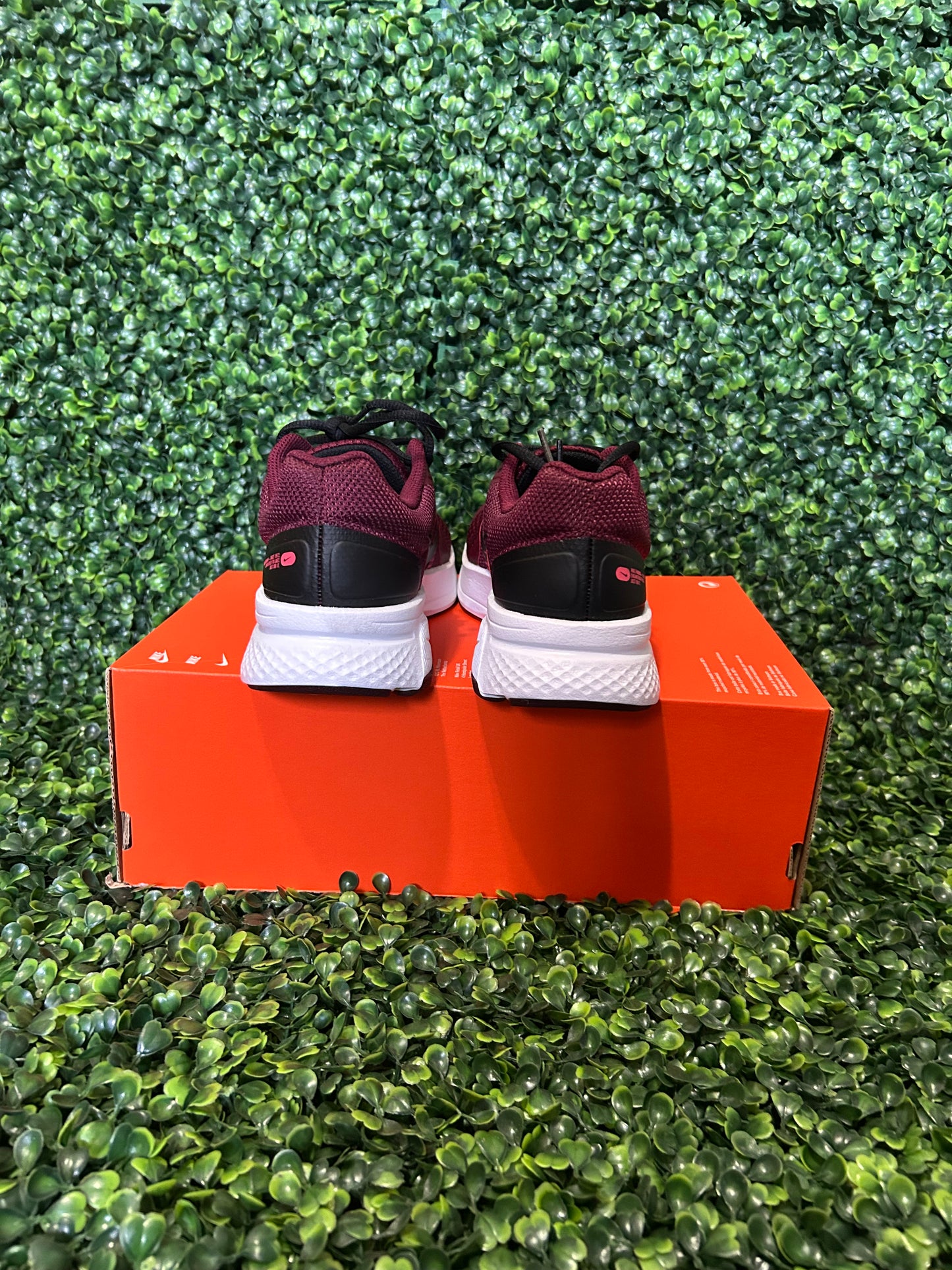 Nike run swift size 6.5