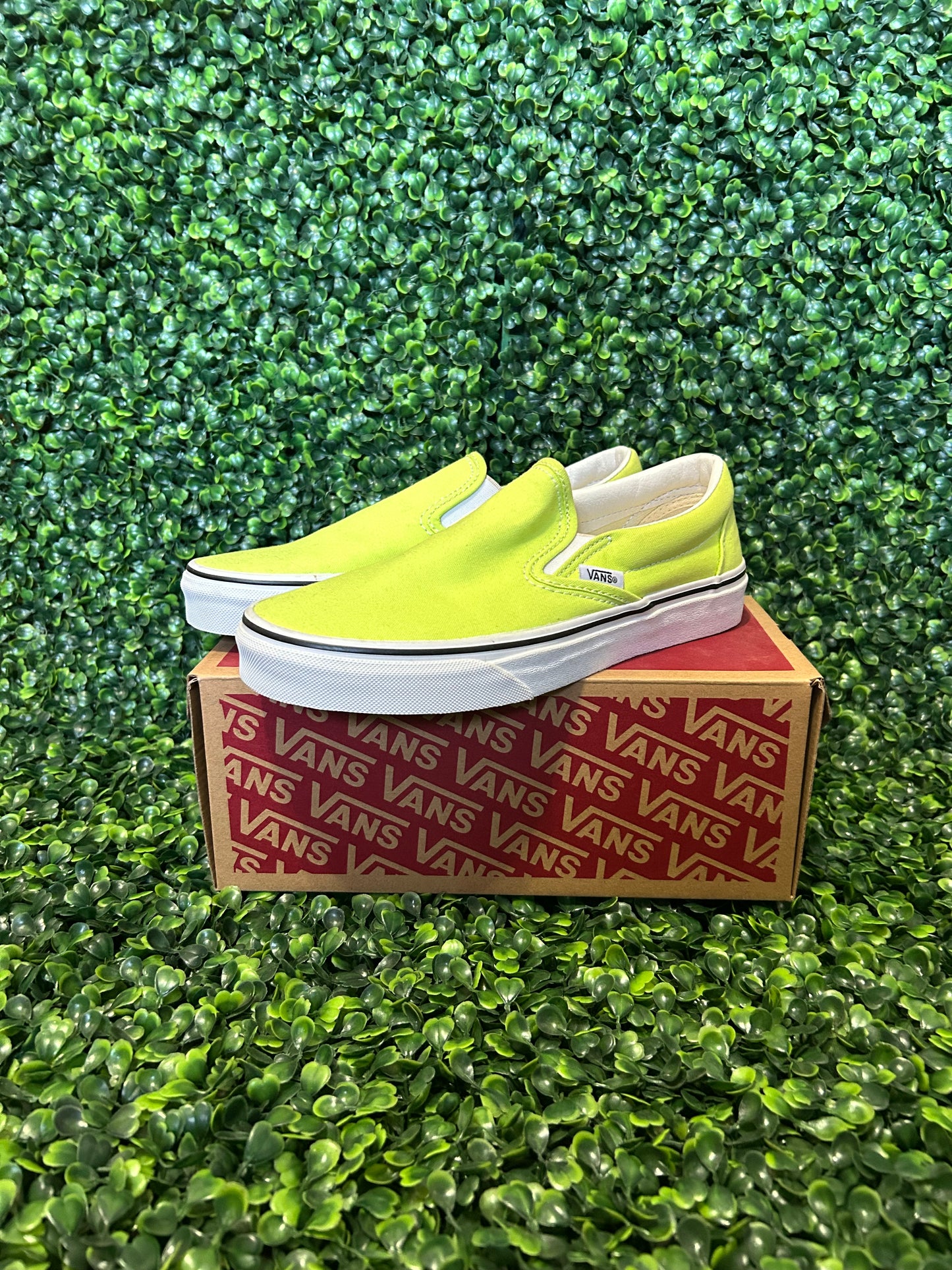 Vans slip on size 6