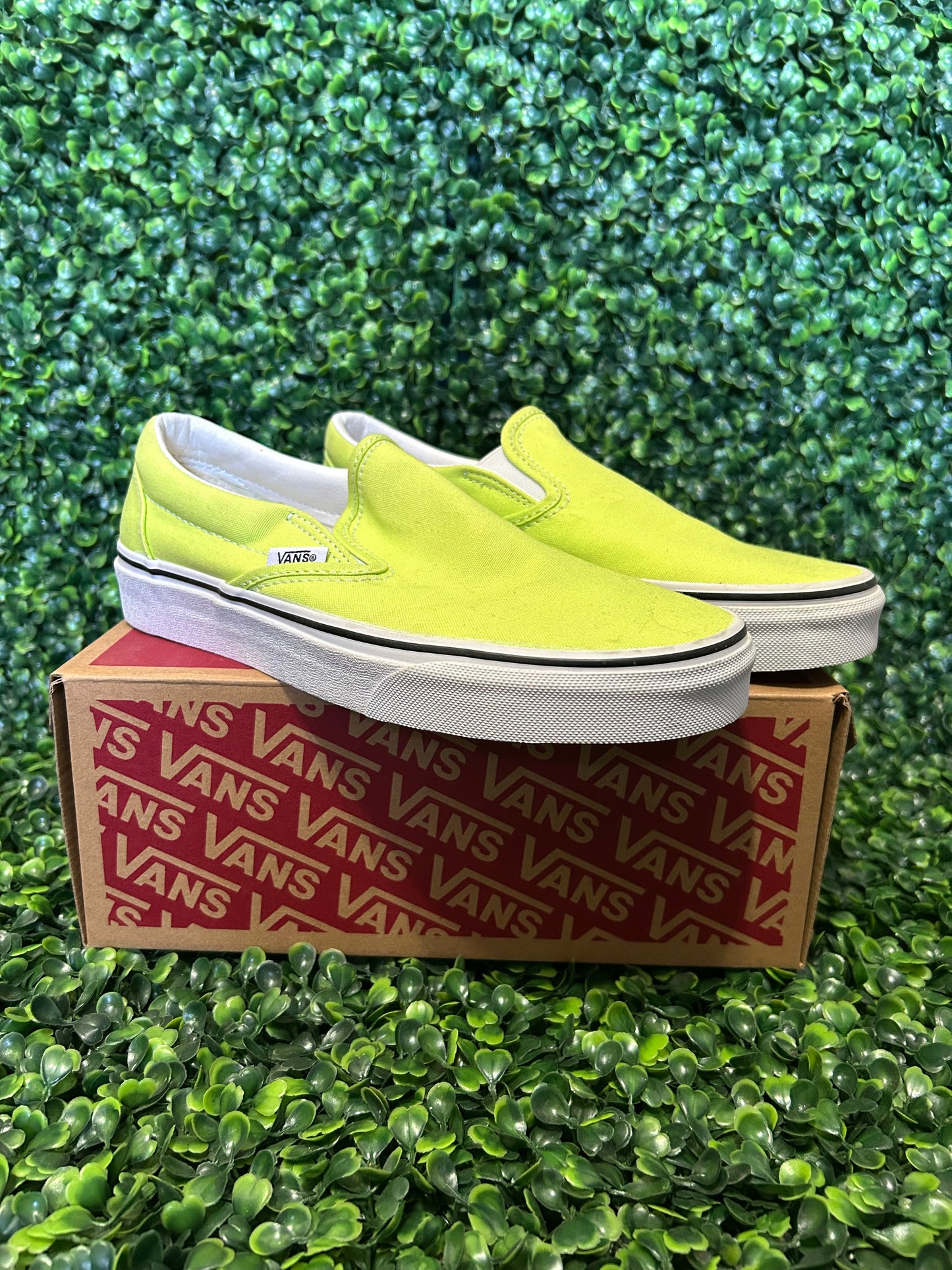 Vans slip on size 6