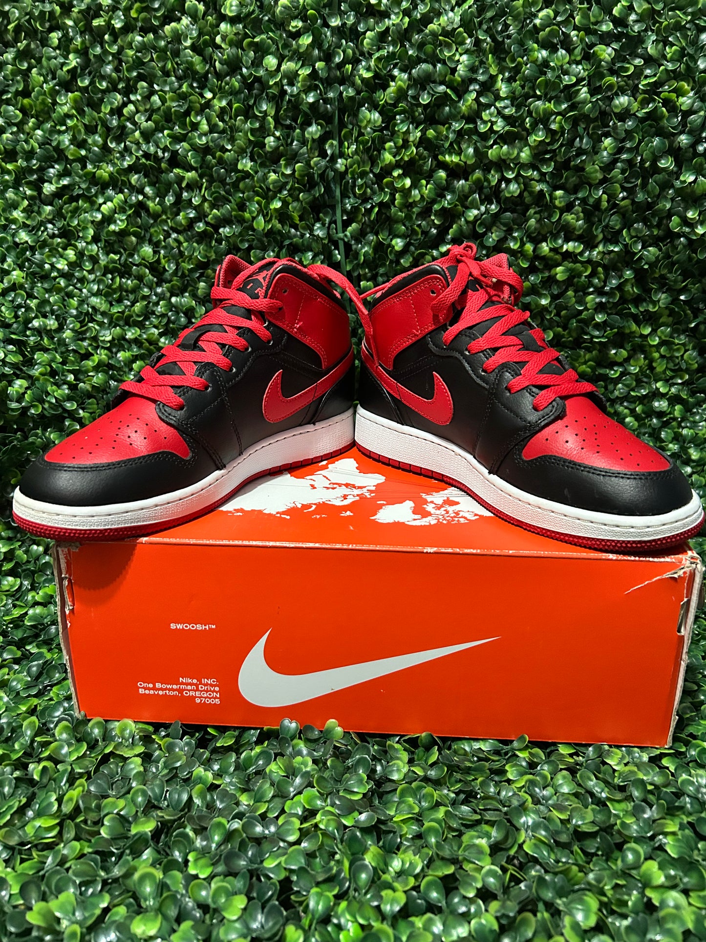 Jordan 1 mid size 5.5y