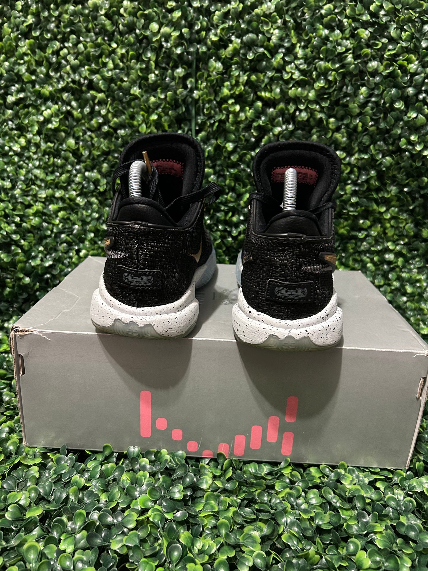 Nike lebron size 5y