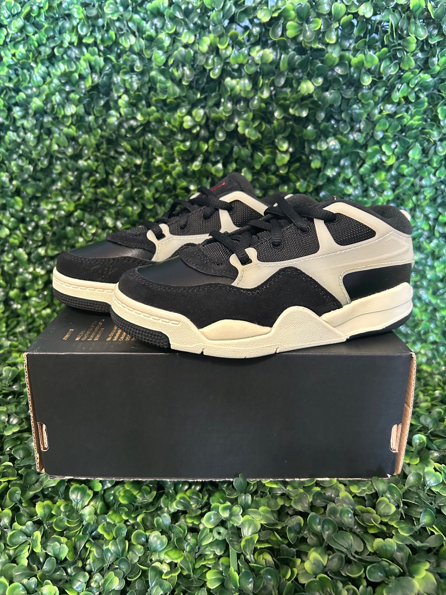 Jordan 4 rm size 6.5y
