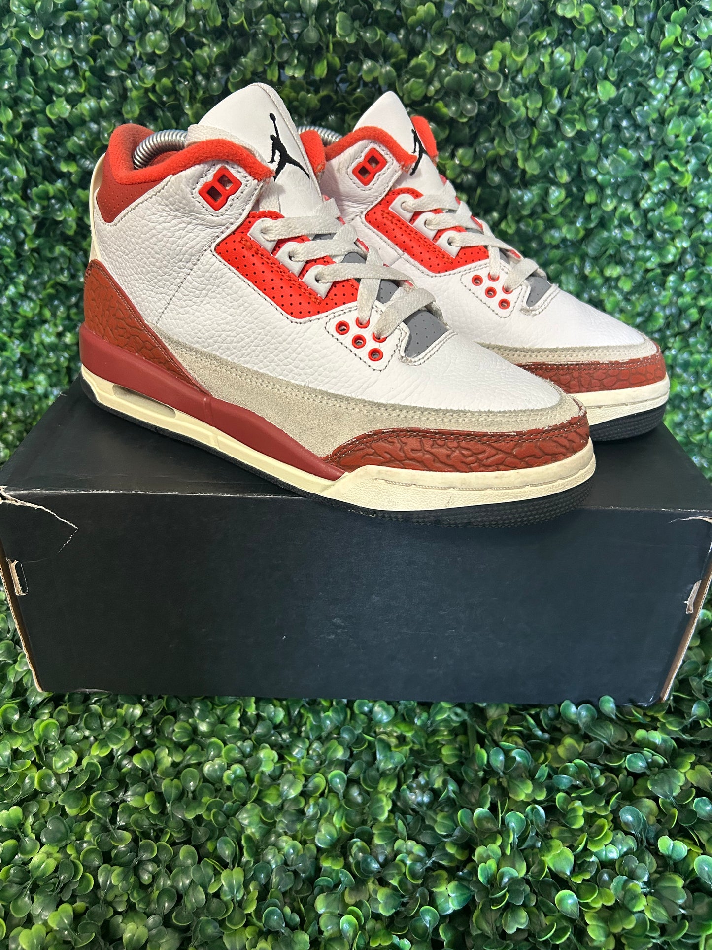 Jordan 3 size 6y