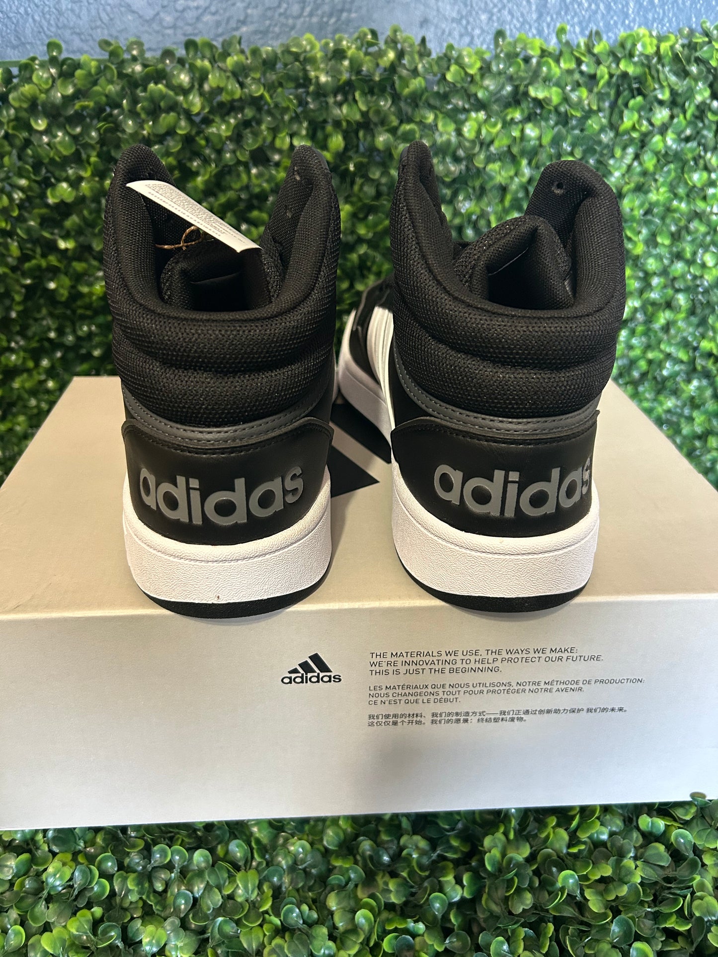 Adidas hoop mid size 10
