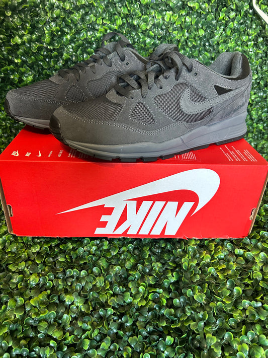 Nike air span size 10