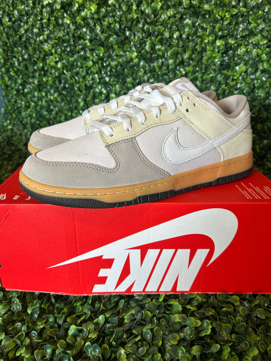 Nike dunk size 9.5 size 10
