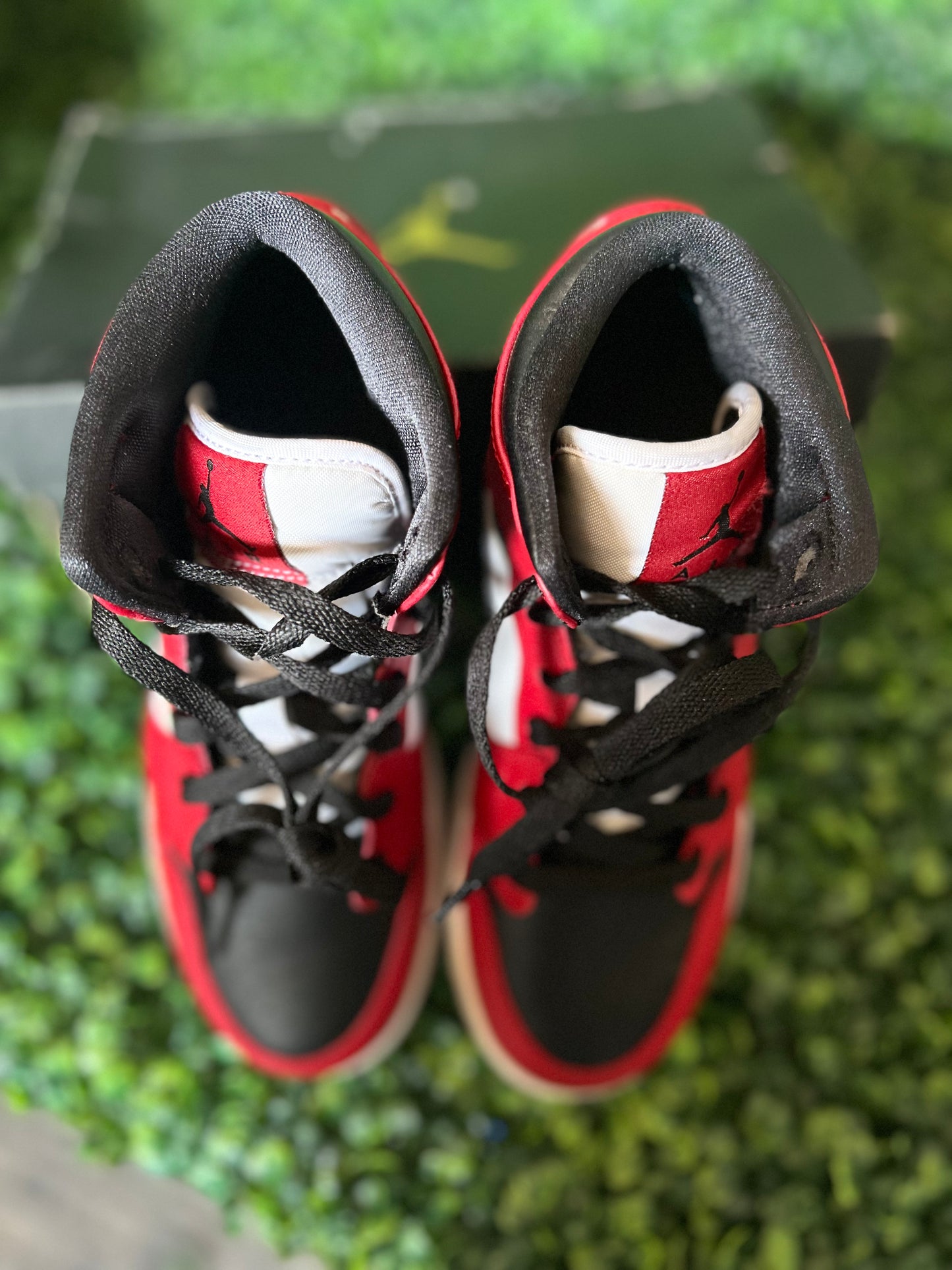 Jordan 1 mid size 5.5y