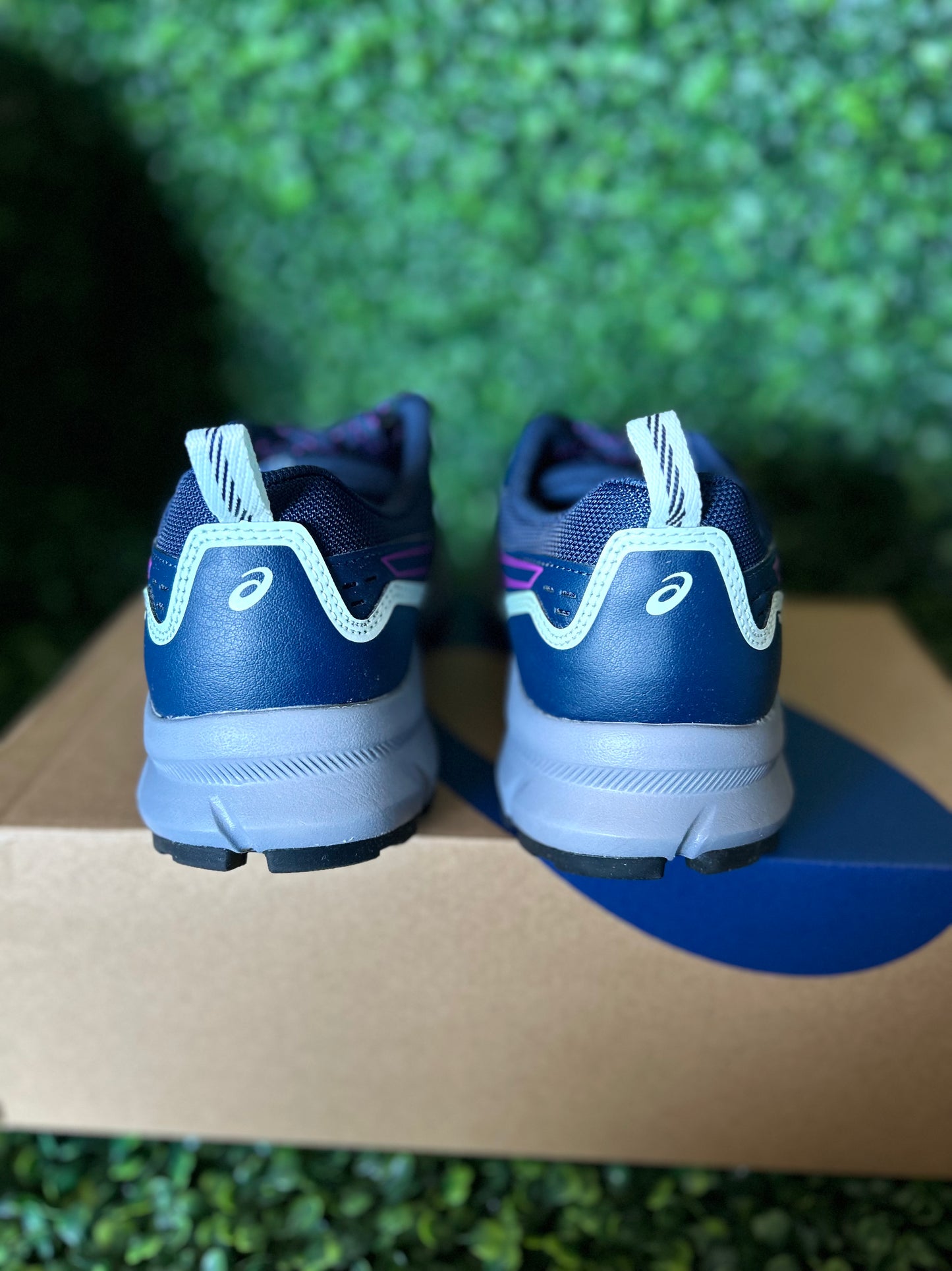 Asics trail scout size 8 wmns