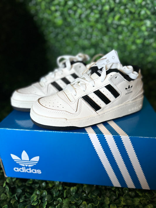Adidas forum size 10.5k, 12k, 1y