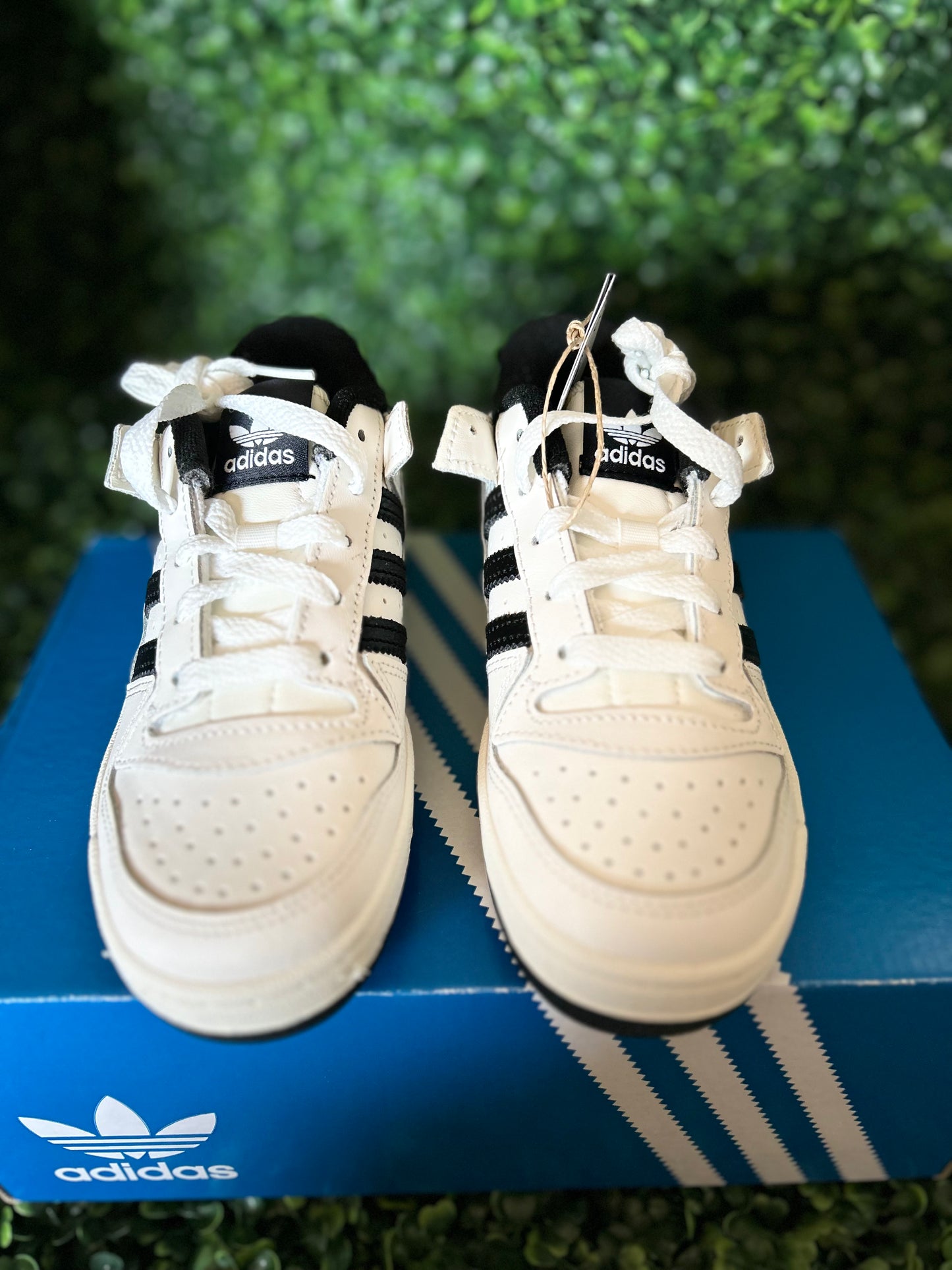 Adidas forum size 10.5k, 12k, 1y