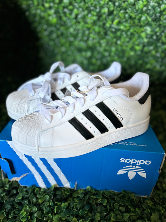 Adidas superstar size 5.5 wmns