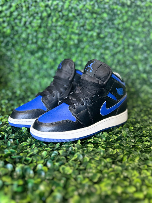 Jordan 1 size 5y