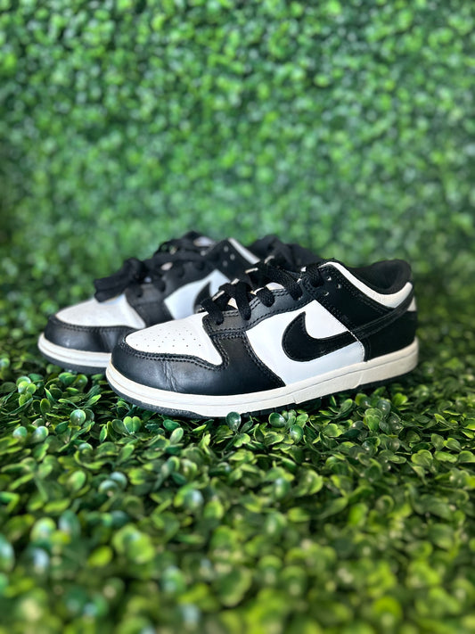 Nike dunk size 2y