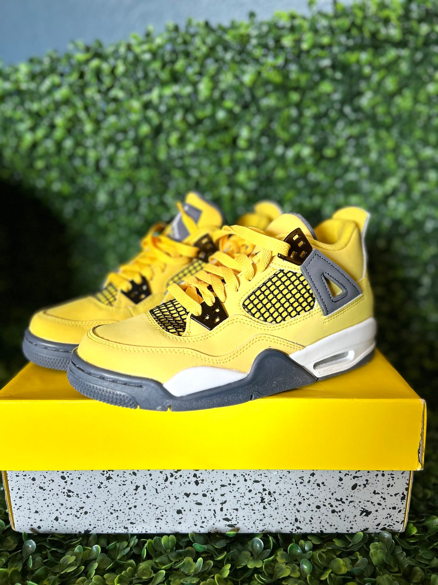 Jordan 4 size 4.5y
