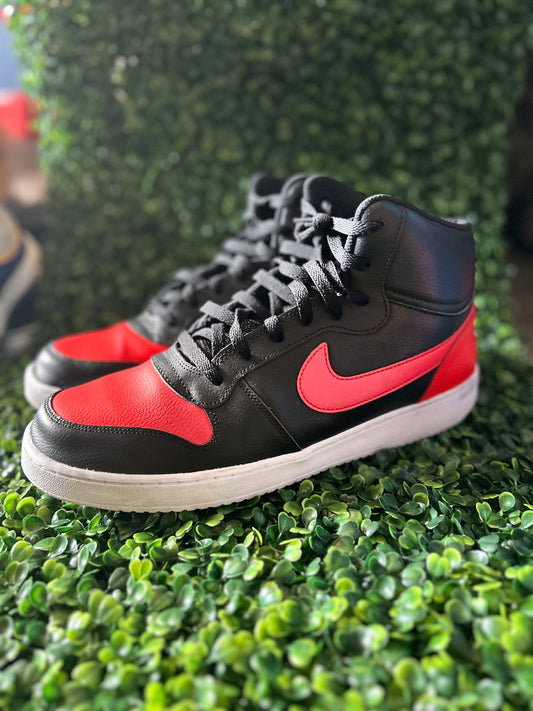 Nike ebernon
