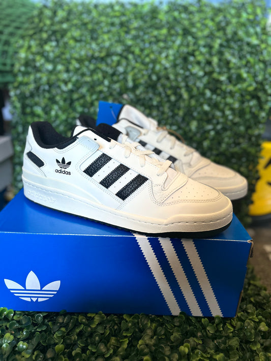 Adidas forum low