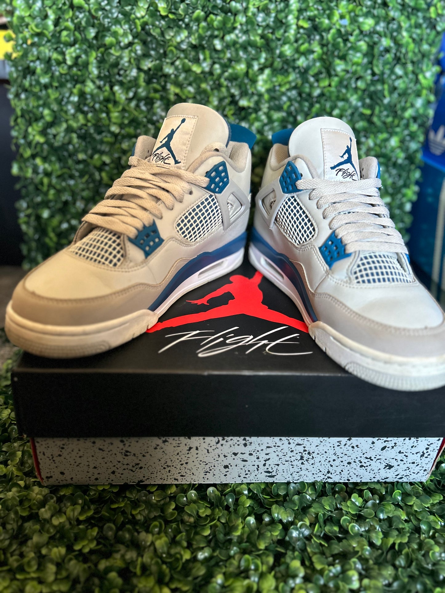 Jordan 4