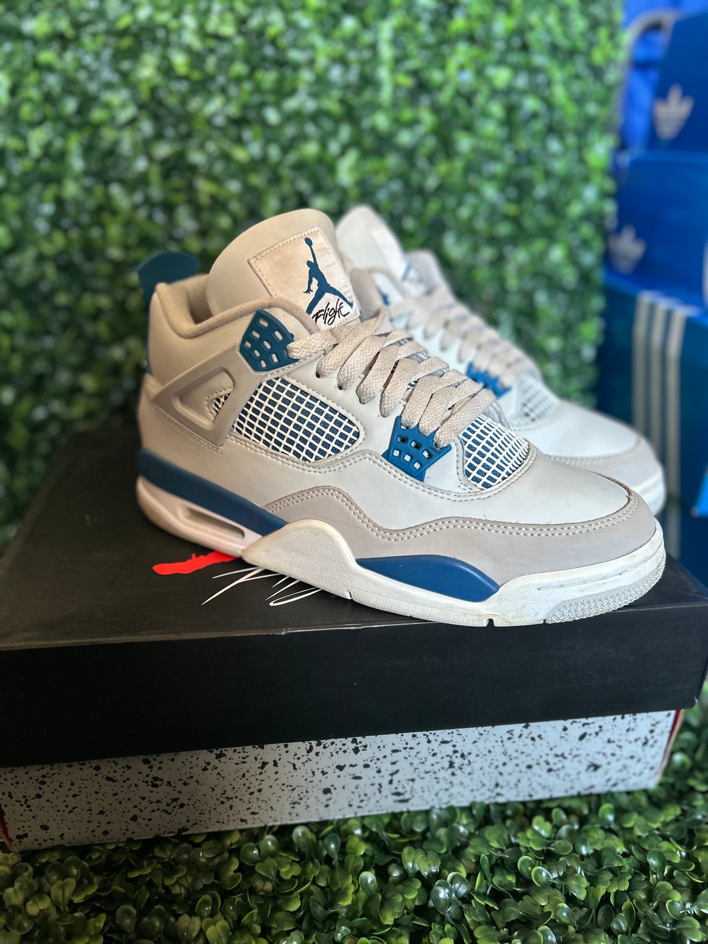 Jordan 4