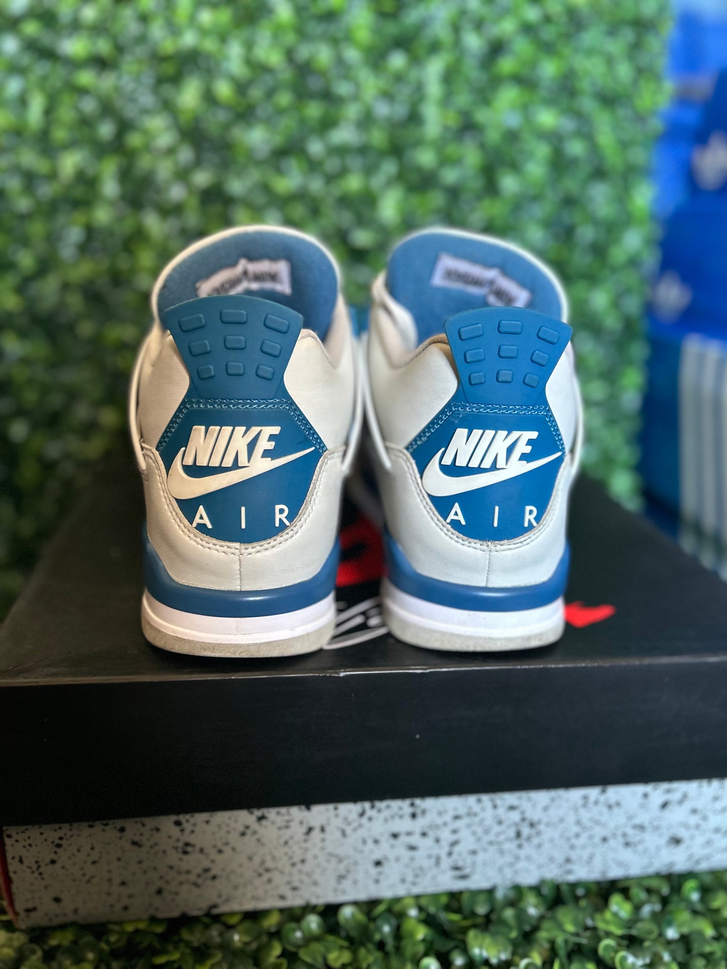 Jordan 4