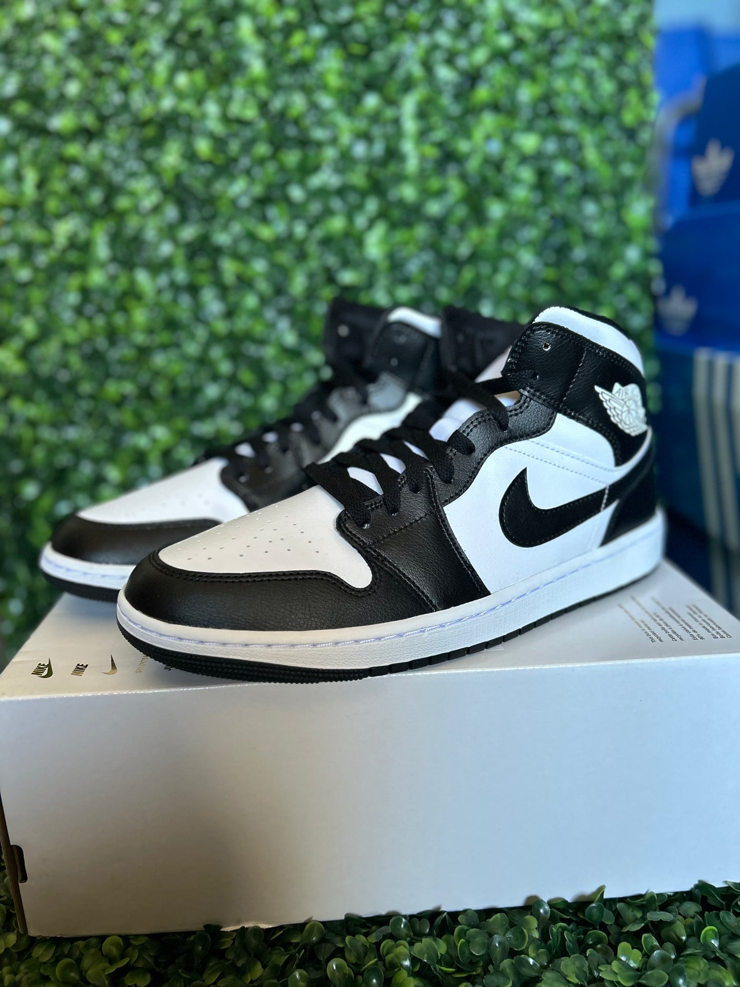 Jordan 1 mid