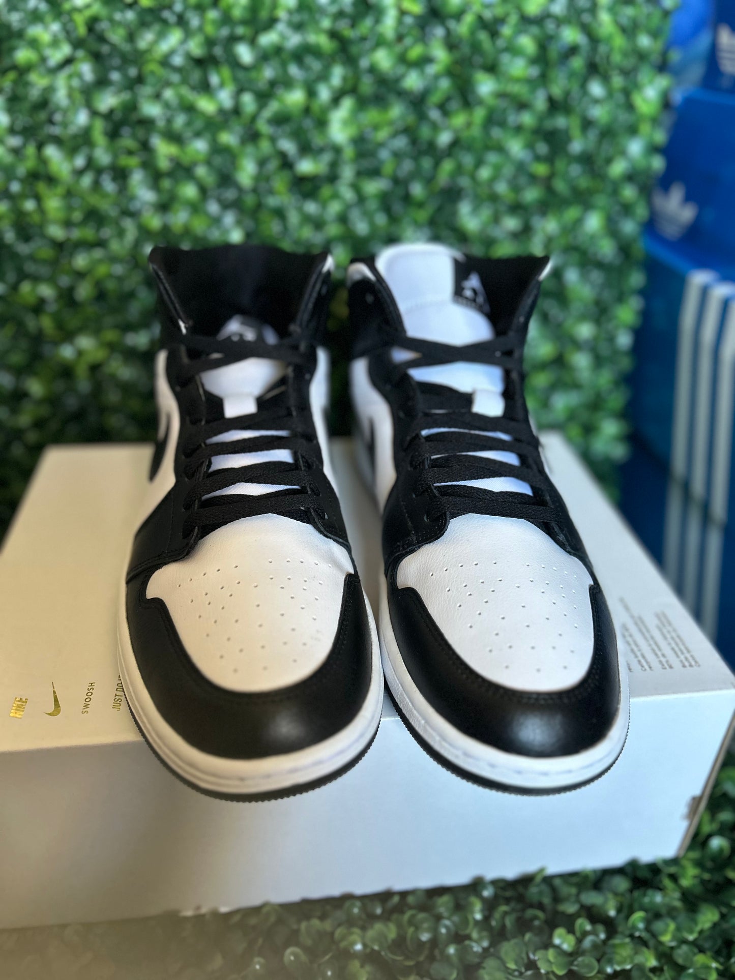 Jordan 1 mid