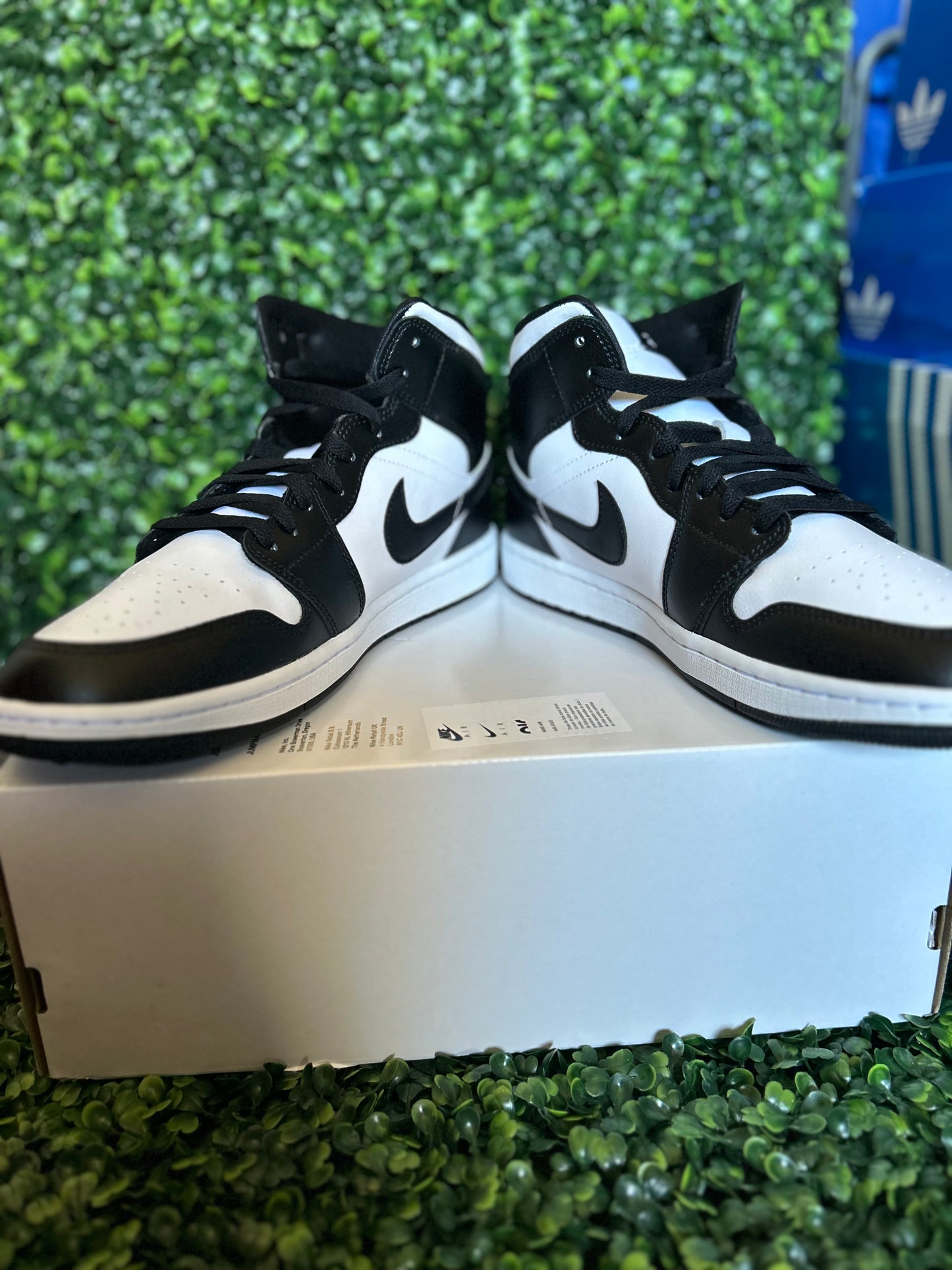 Jordan 1 mid