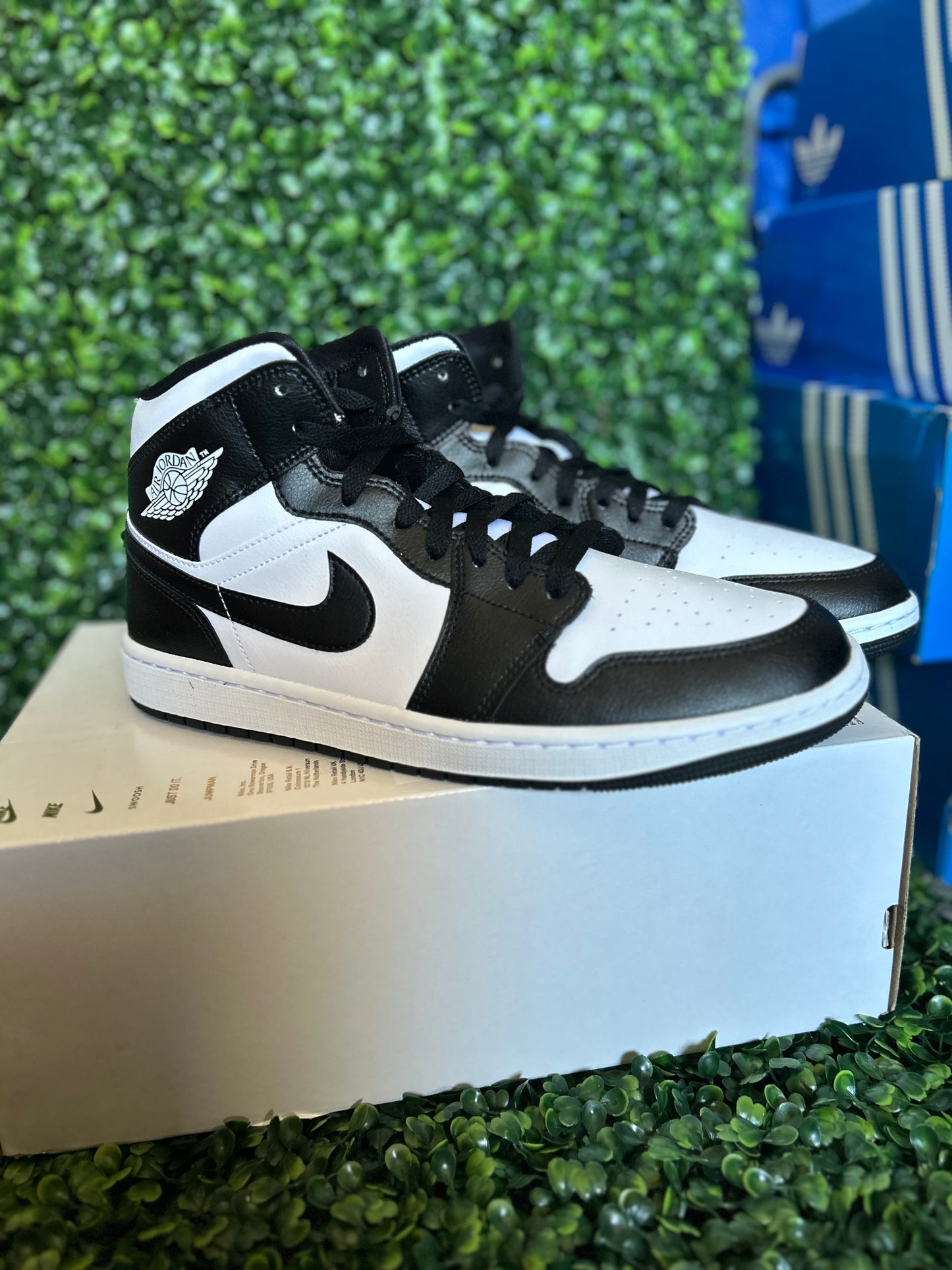 Jordan 1 mid