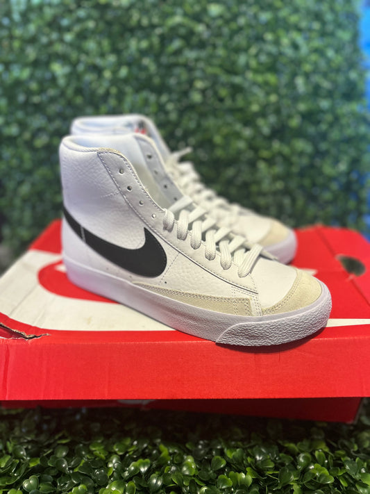 Nike blazer mid