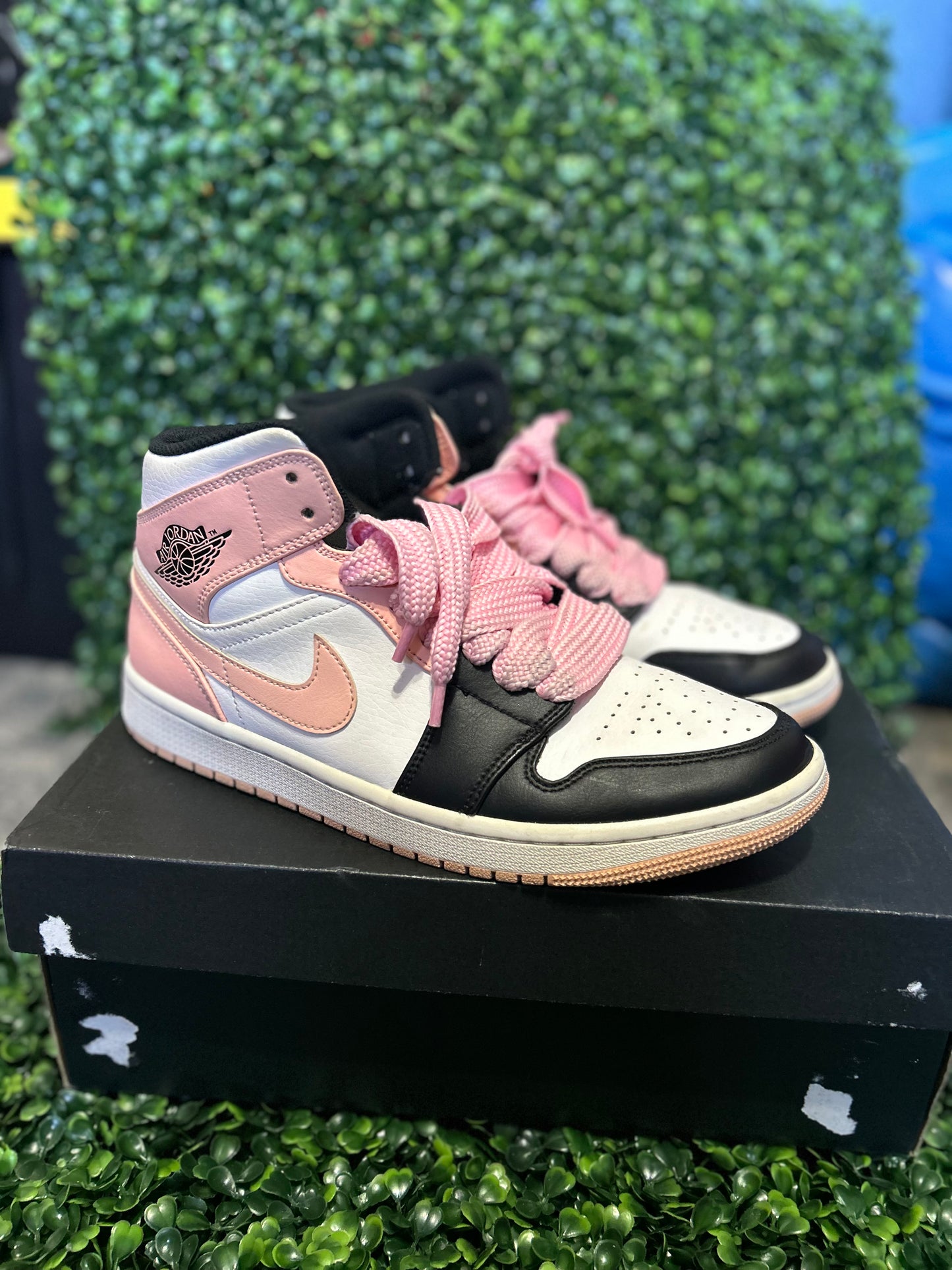 Jordan 1 mid