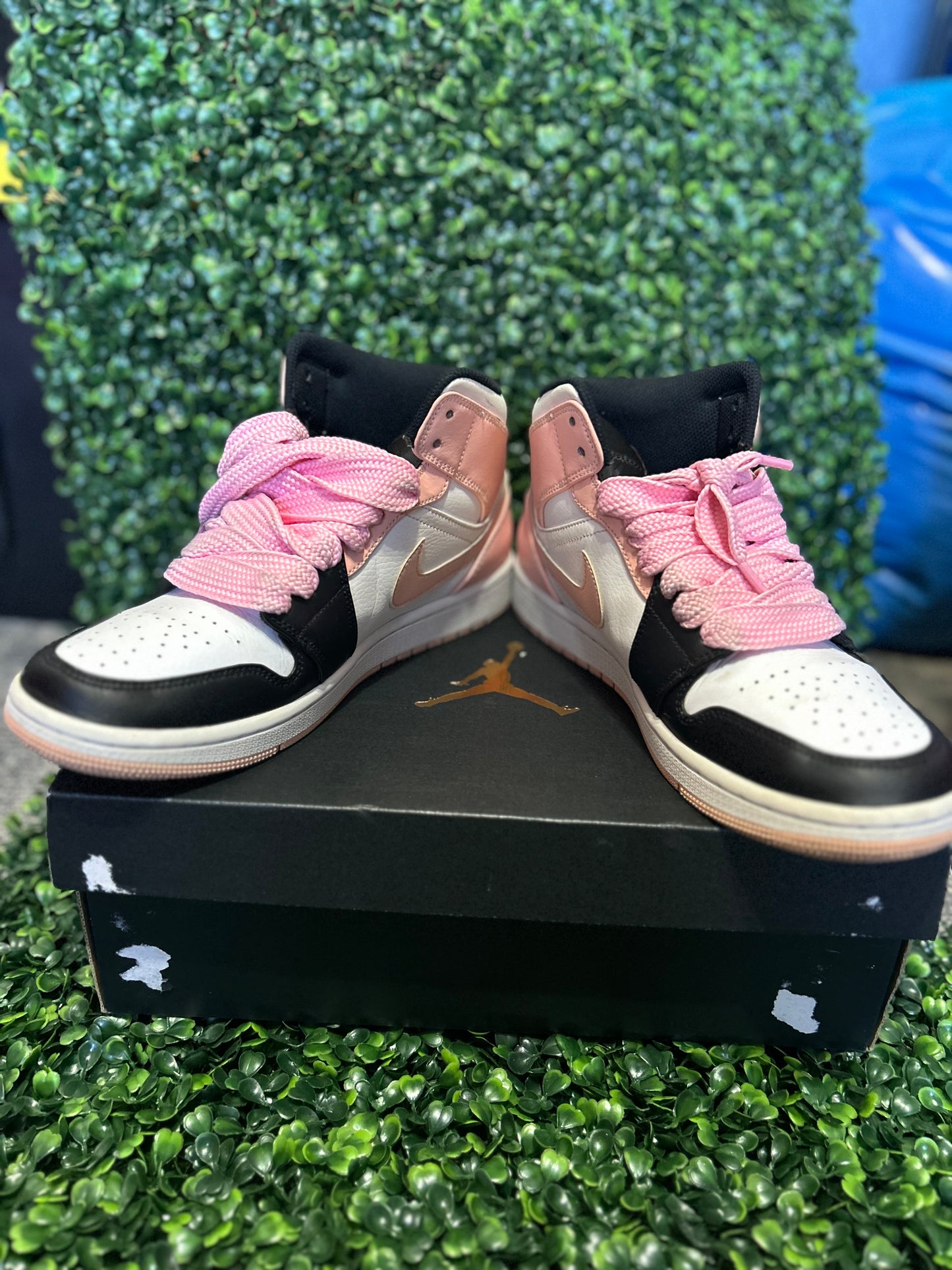Jordan 1 mid