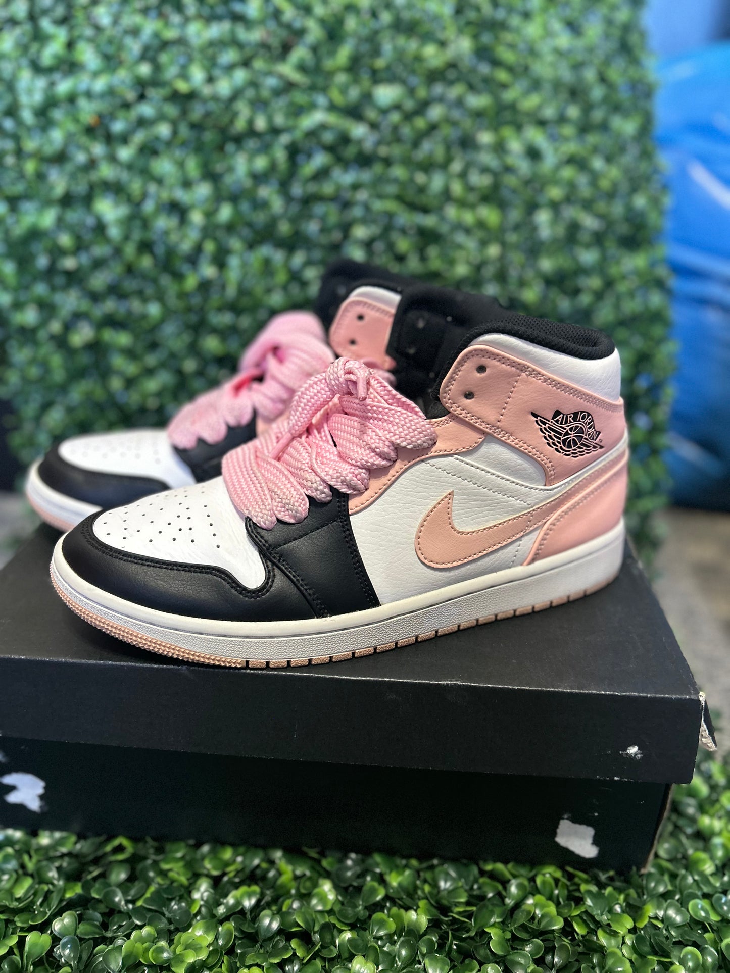 Jordan 1 mid