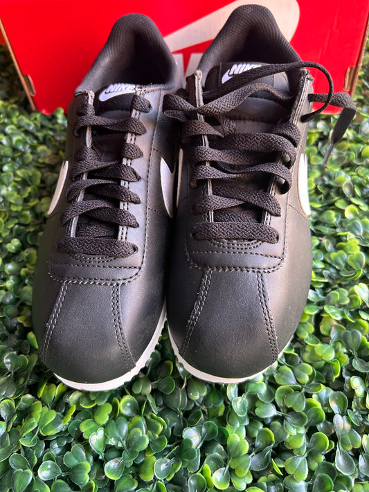 Nike Cortez size 6.5wmn/4 men