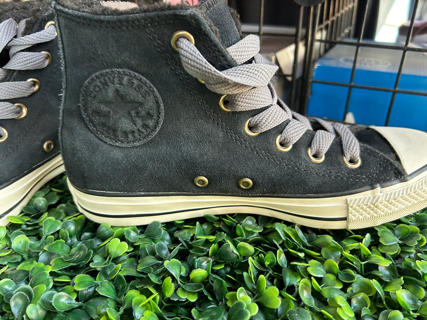 Converse black suede size 4