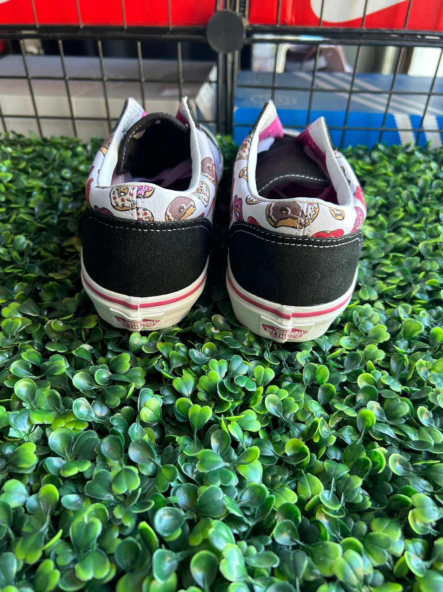 Vans donut size 6