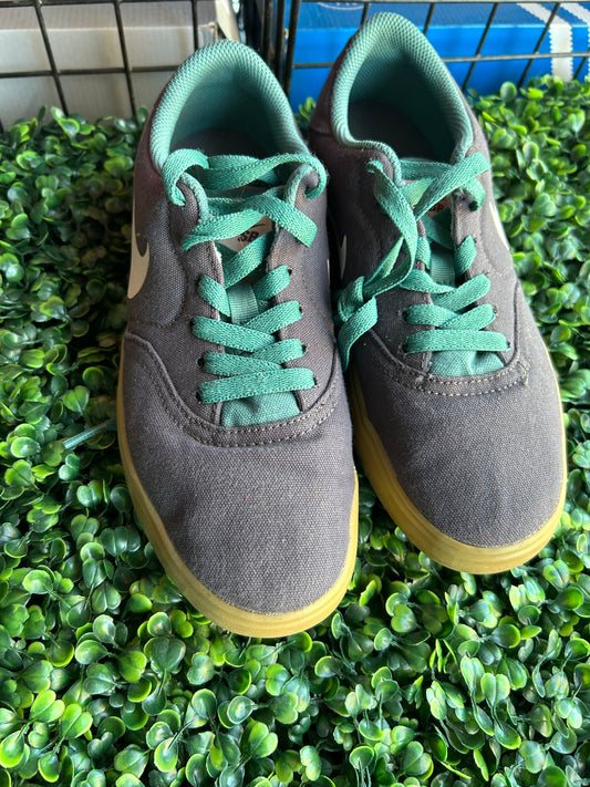 Nike sb size 6