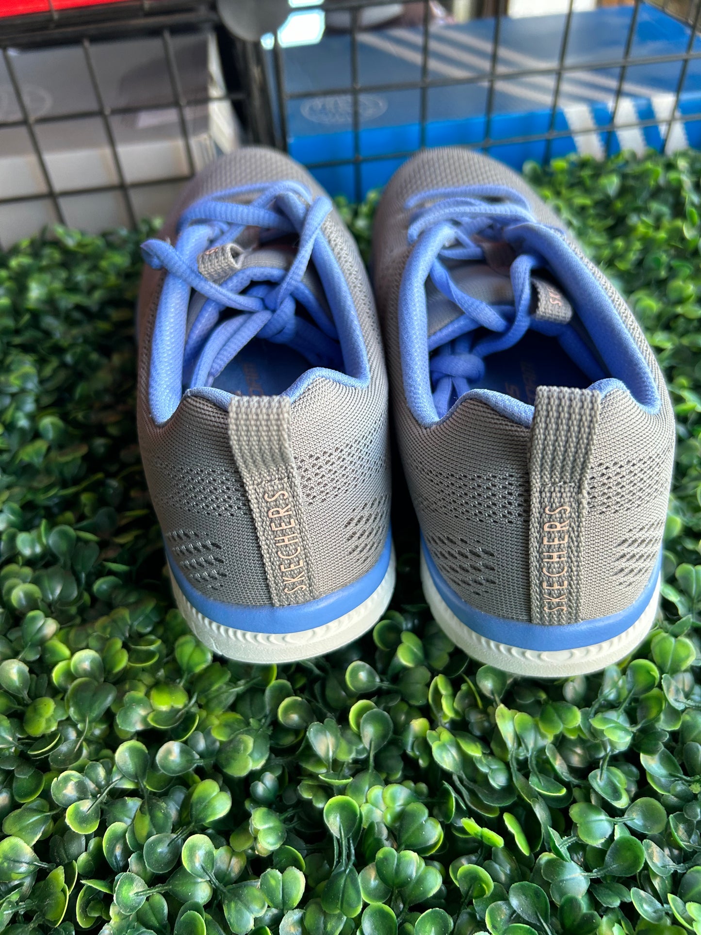 Sketchers size 8