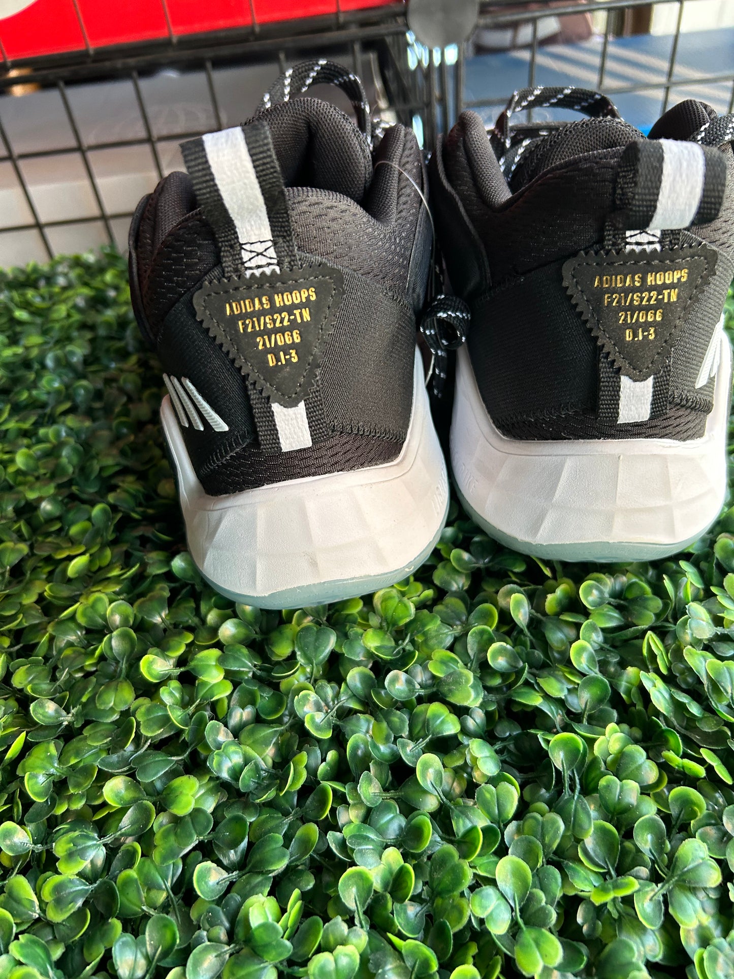 Adidas D.O.N issue #3 size 7
