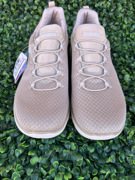 Sketchers slip on size 8.5