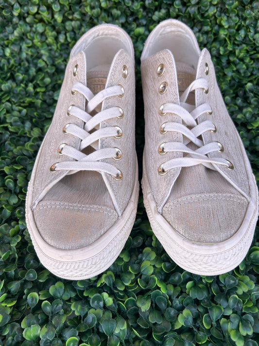 Converse size 8