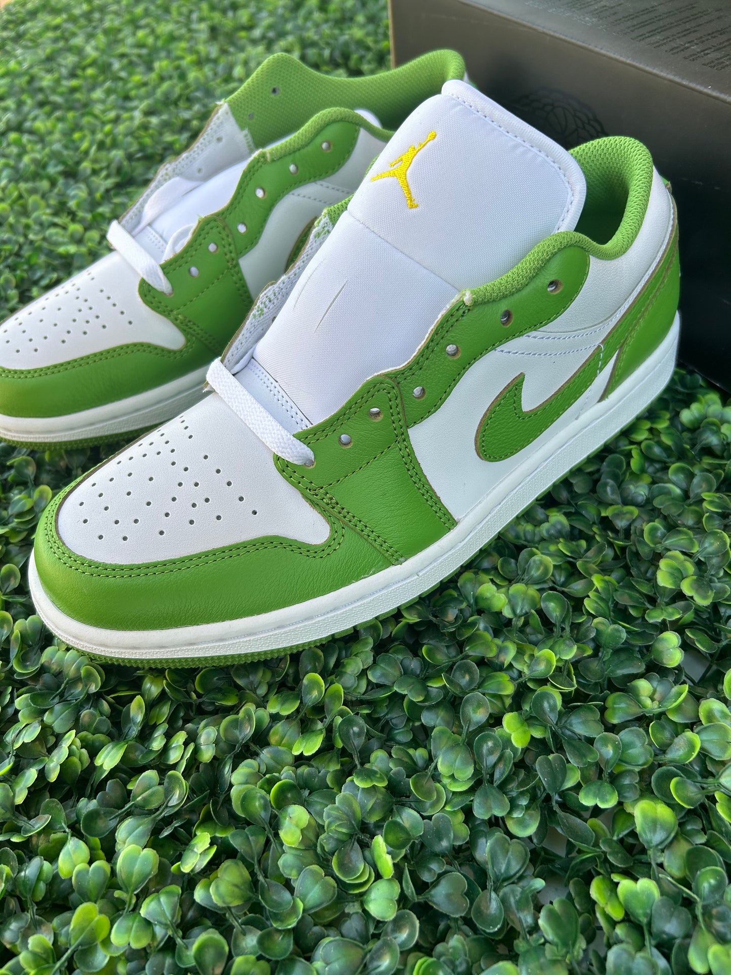 Jordan 1 low size 8