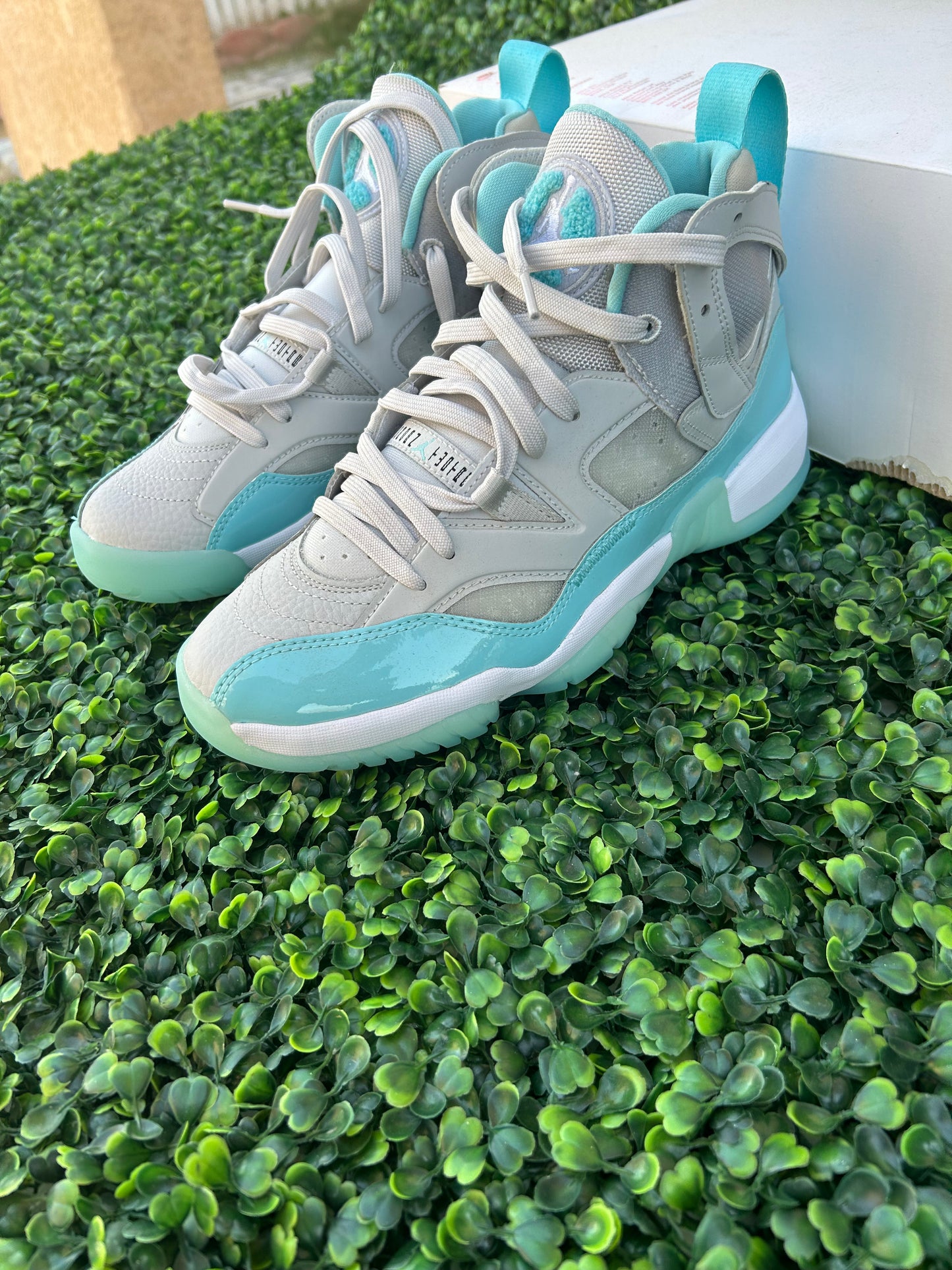 Jordan jumpman  size 9w/7.5m