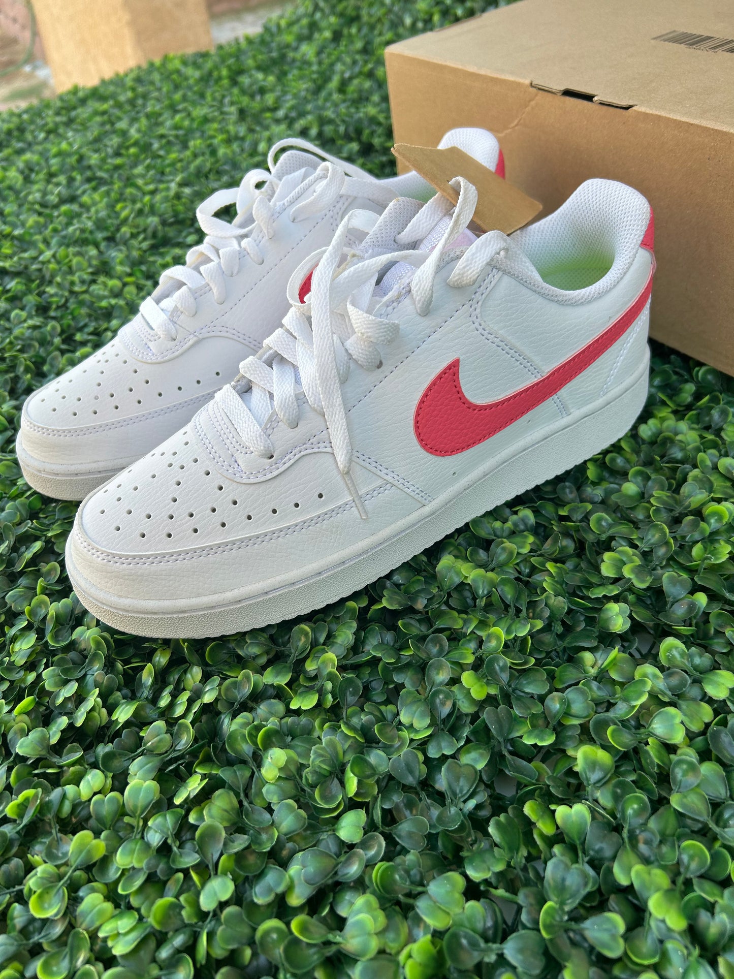 Nike court vision size 8m/9w