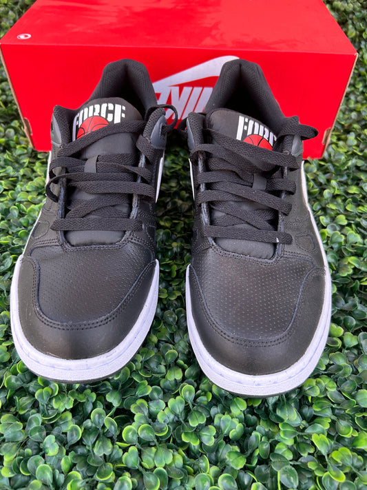 Nike full force size 8.5